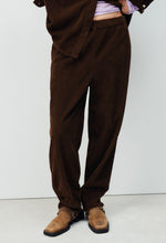 Load image into Gallery viewer, Padow Trouser in Vintage Brown
