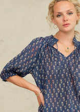 Load image into Gallery viewer, Ari Print Top - Indigo
